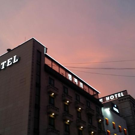 Rampart Hotel Gwangmyeong Bagian luar foto