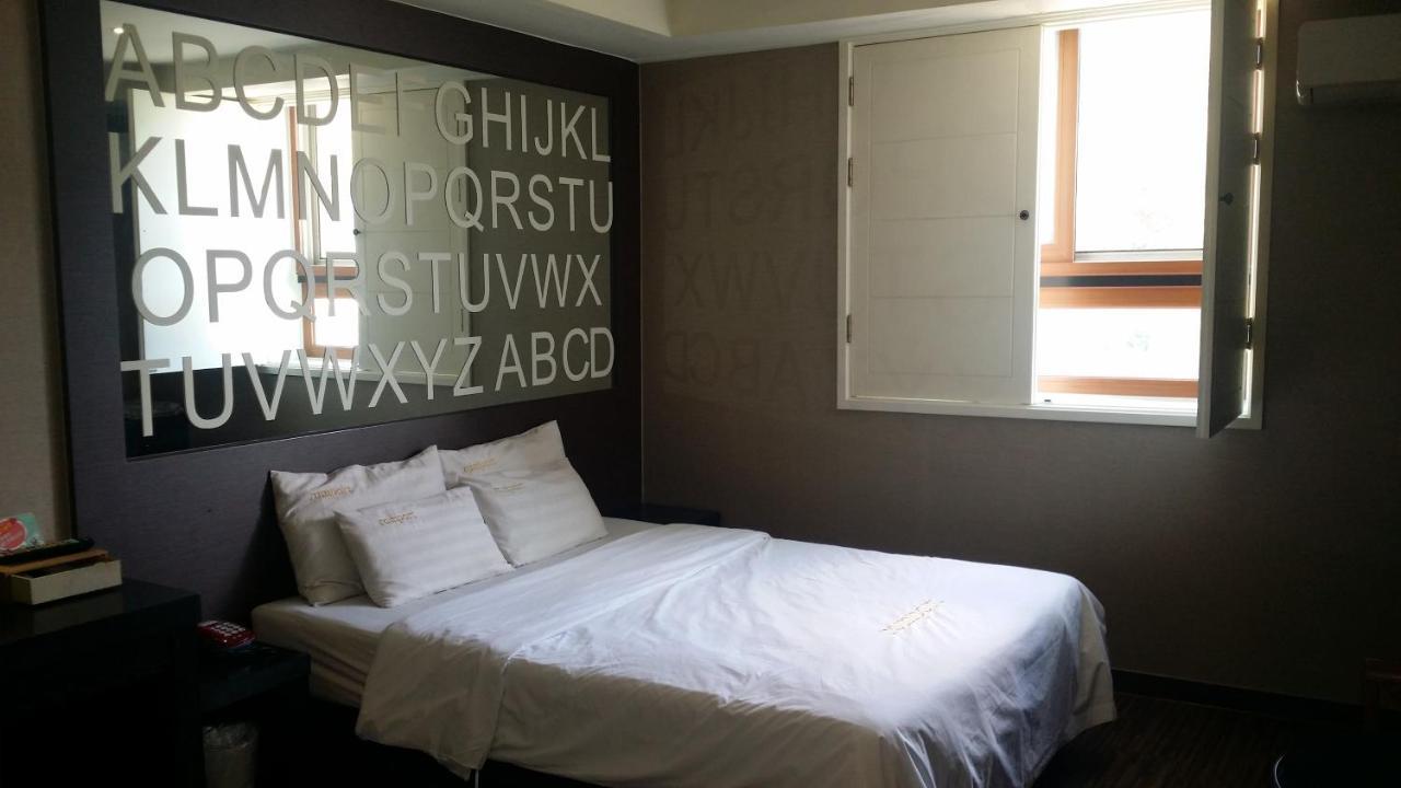 Rampart Hotel Gwangmyeong Bagian luar foto